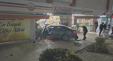 Dehşet! Alkollü Sürücü Yayalara Çarptı