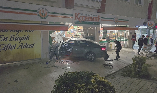 Dehşet! Alkollü Sürücü Yayalara Çarptı