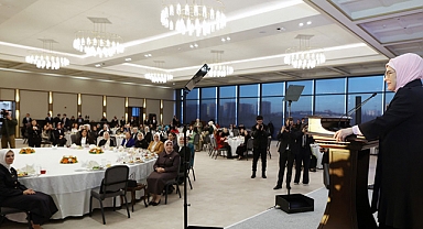 Emine Erdoğan, AK Parti Genel Merkez Kadın Kolları Başkanlığının iftarına katıldı