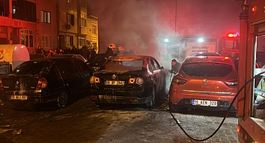 Kırklareli'nde Otomobil Alevlere Teslim Oldu: 2 Araç Zarar Gördü, 1 Yaralı