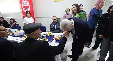 Vali Turan, Huzurevi Sakinleri ve Devlet Korumasındaki Çocuklarla Bayramlaştı