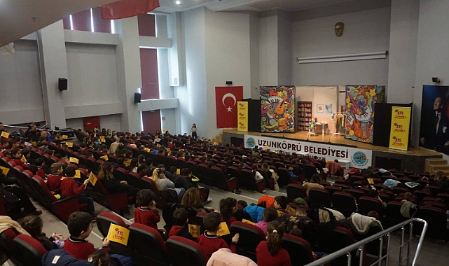Miniklerin Tiyatro Keyfi Görülmeye Değerdi