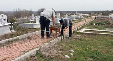 Uzunköprü Belediyesi’nden Mezarlıklarda Bayram Mesaisi