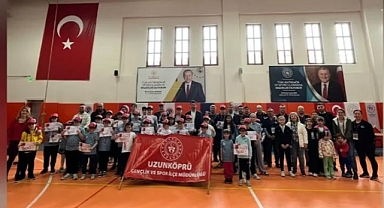 Uzunköprü'de Zeka Ve Strateji Konuştu; Satrançta Kıyasıya Mücadele!
