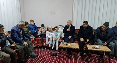 Vali Turan, Teravih Namazı Sonrası Vatandaşlarla Hasbihal Etti