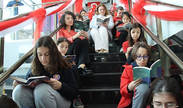 Vali Yardımcısı Tuncer, Öğrencilerle Kitap Okuyarak Okuma Farkındalığı Oluşturdu