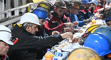 Yerin Metrelerce Altında İftar