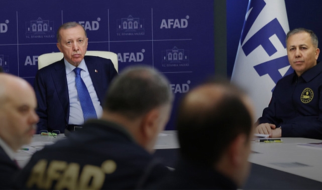 Cumhurbaşkanı Erdoğan, İstanbul AFAD’daki Kriz Merkezinde Depreme İlişkin Brifing Aldı