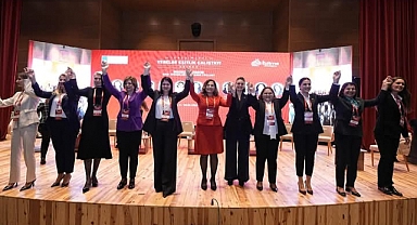 Edirne Belediye Başkanı Akın'dan 'Kadınlara Seçme ve Seçilme Hakkı Verilmesi' Mesajı