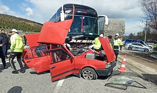 Feci Kaza: Otomobil İle Yolcu Otobüsü Çarpıştı, 1 Ölü,1 Yaralı