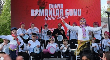 Kırklareli'nde Dünya Romanlar Günü Renkli Görüntülere Sahne Oldu