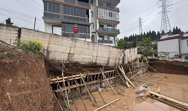 Şok! Bahçe Duvarı Yıkılan Bina Boşaltıldı