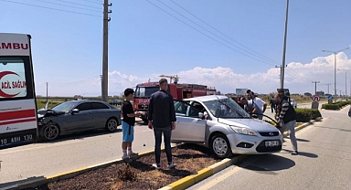 Son Dakika: İki Otomobil Çarpıştı,1 Yaralı