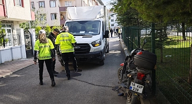 Son Dakika:Kamyonetle Motosiklet Çarpıştı,Sürücü Ağır Yaralı
