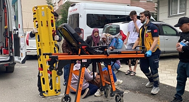 Son Dakika: Otomobil Yayaya Çarptı...