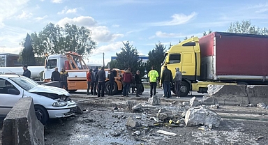Son Dakika: Zincirleme Trafik Kazası. 1 Yaralı