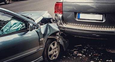 Son Dakika: Zincirleme Trafik Kazası,2 Yaralı