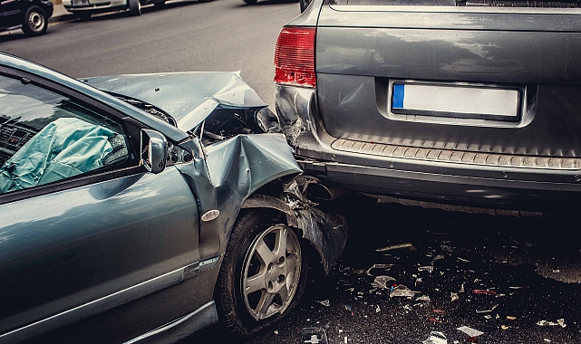 Son Dakika: Zincirleme Trafik Kazası,2 Yaralı