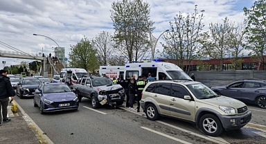 Son Dakika: Zincirleme Trafik Kazası 3 Yaralı...