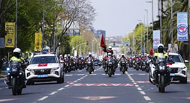 Türk Polis Teşkilatı'nın 180. Kuruluş Yıldönümü'nde İstanbul Polisleri 170 Araçlık Kortejle Kenti Dolaştı