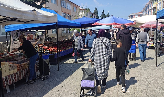 Cumartesi Pazarı'nda Bahar Bereketi