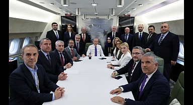 Cumhurbaşkanı Erdoğan, Arnavutluk Ziyaretinin Ardından Uçakta Gazetecilerin Sorularını Yanıtladı