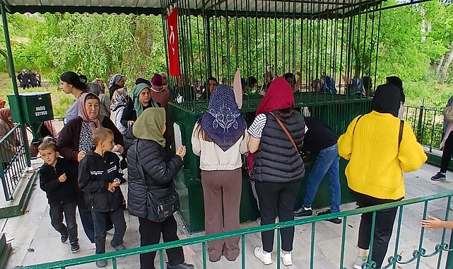 Dualar Bolca Nine Türbesi’nde Yükseldi