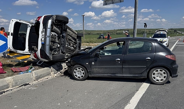Kırklareli Kavşağı'nda Kaza: İki Otomobil Çarpıştı, 5 Yaralı...