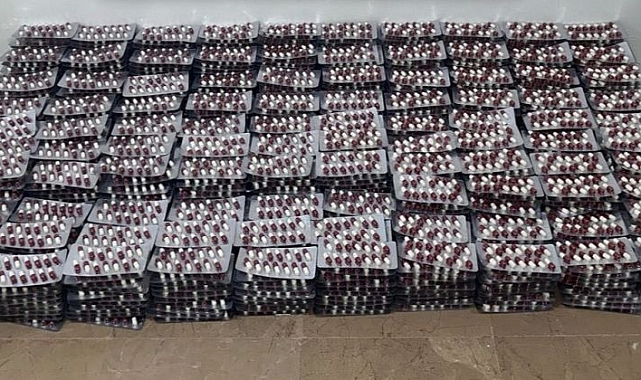 SON DAKİKA! Otomobilin İçinden Zehir Fışkırdı: 19 Bin Uyuşturucu Hap!