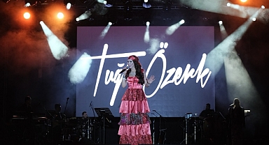 Tuğba Özerk Rüzgârı Kırklareli’yi Salladı! Gençlik Haftasında Coşku Zirve Yaptı
