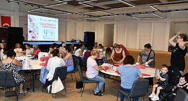 Dikiş Makinesi Başında Buluşan Kadınlar, Hayallerini Çantalara İşledi