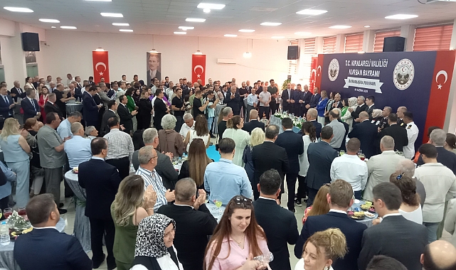 Kırklareli'nde Bayramlaşma Coşkusu: Halk Eğitimi Merkezi'nde Resmî Tören Gerçekleştirildi