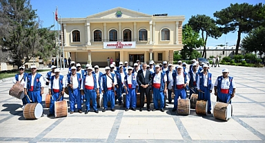 Vali Sezer'e Davullu Zurnalı Kırkpınar Daveti