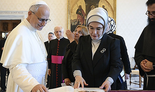 Emine Erdoğan, Papa 14. Leo ile Görüştü