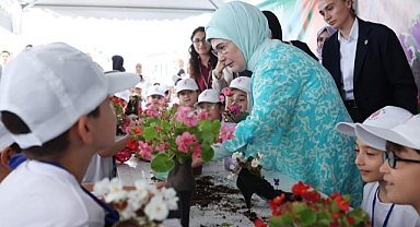 Emine Erdoğan, Ümraniye Çevre Şenliği'ne Katıldı