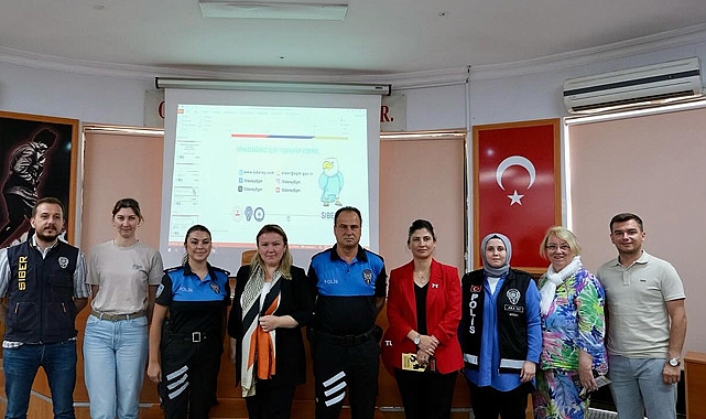“Güçlü Aile, Güçlü Gelecek” Projesi Kapsamında Eğitici Buluşma