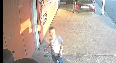 Kırklareli'nde İş Yeri Kundaklandı, Kamera Her Şeyi Kaydetti!