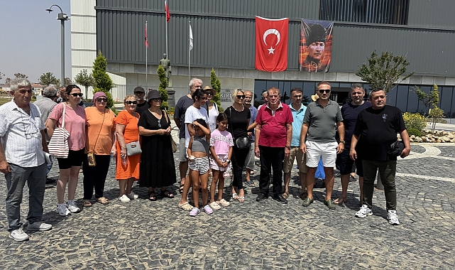 Su Sorunu Yaşayan Vatandaşlar Belediye Önünde Eylem Yaptı