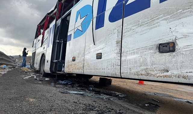 Dehşet Kaza! Yolcu Otobüsü Bariyerlere Çarptı: 3 Ölü, Çok Sayıda Yaralı…