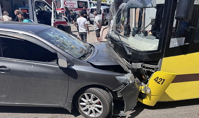 Feci Kaza! Yolcu Otobüsü ile Otomobil Çarpıştı, 6 Yaralı