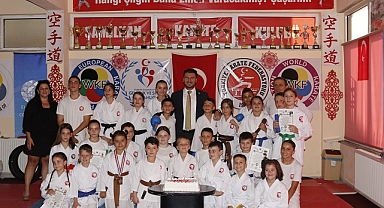 Minik Karatecilerden Büyük Başarı
