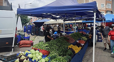 Cumartesi Pazarı’nda Kış Hazırlıkları Devam Ediyor