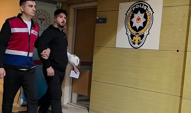 Dehşet! Sokak Ortasında Kanlı Kavga: 1 Ölü, 2 Yaralı!
