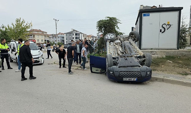 Feci Kaza! Otomobil Ters Döndü: 3 Yaralı...