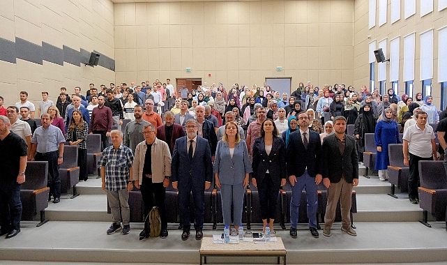 İlahiyat Fakültesi 2025-2026 Akademik Yılı Açılış Dersi Gerçekleştirildi