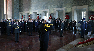 Cumhurbaşkanı Erdoğan, Anıtkabir’de düzenlenen törene katıldı