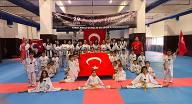 Cumhuriyet Coşkusu Taekwondo Gösterileriyle Taçlandı