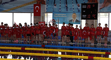 Kırklareli’nde Cumhuriyetin 102. Yılı Yüzme Müsabakaları Coşkusu
