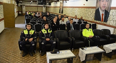 Kırklareli’nde Okul Servis Şoförleri ve Rehber Personeline Trafik Güvenliği Eğitimi Verildi