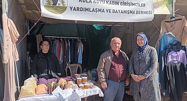 Köy meydanı bağ bozumuyla şenlendi